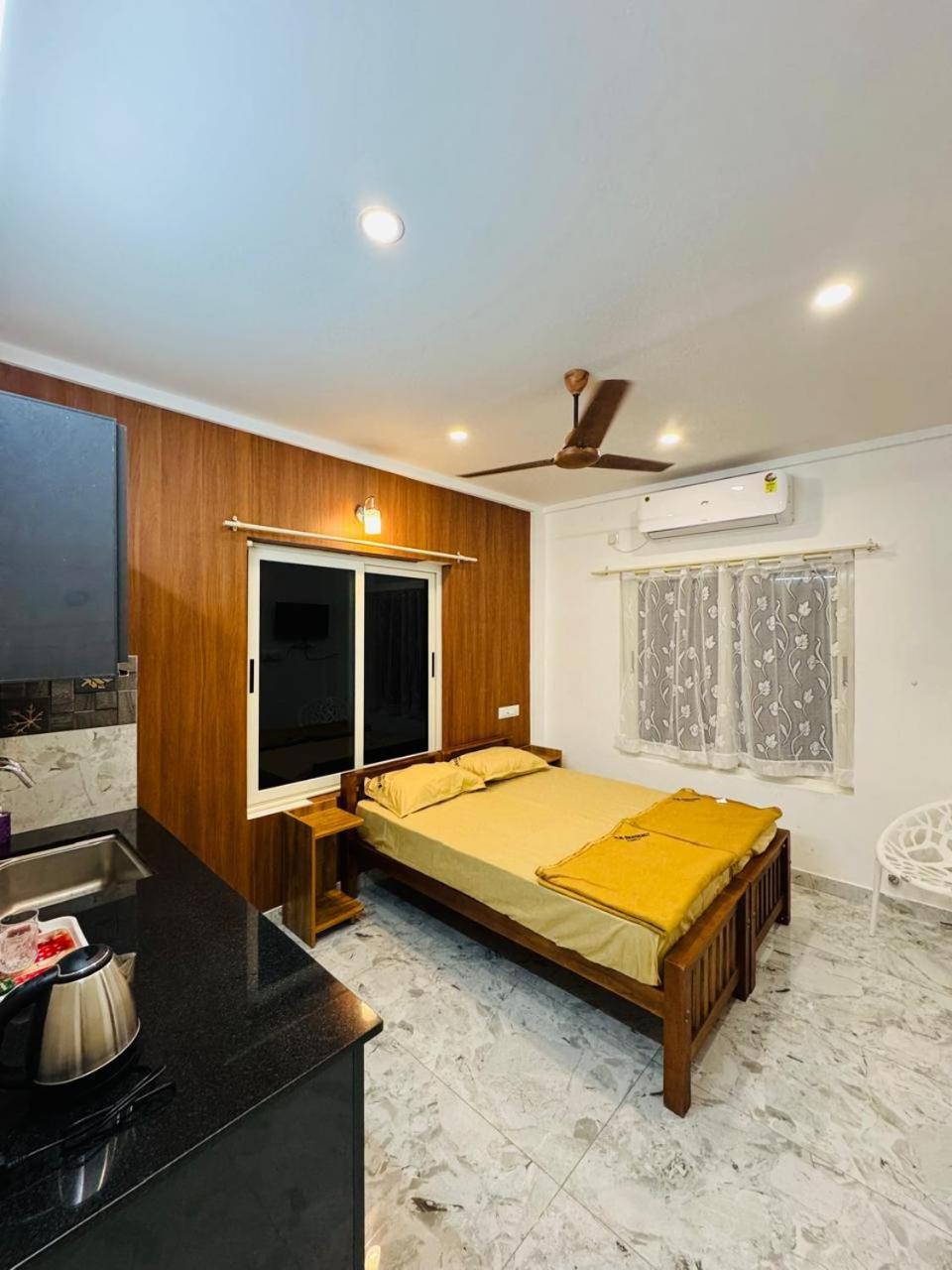 M M Residency Hotel Kochi Kültér fotó