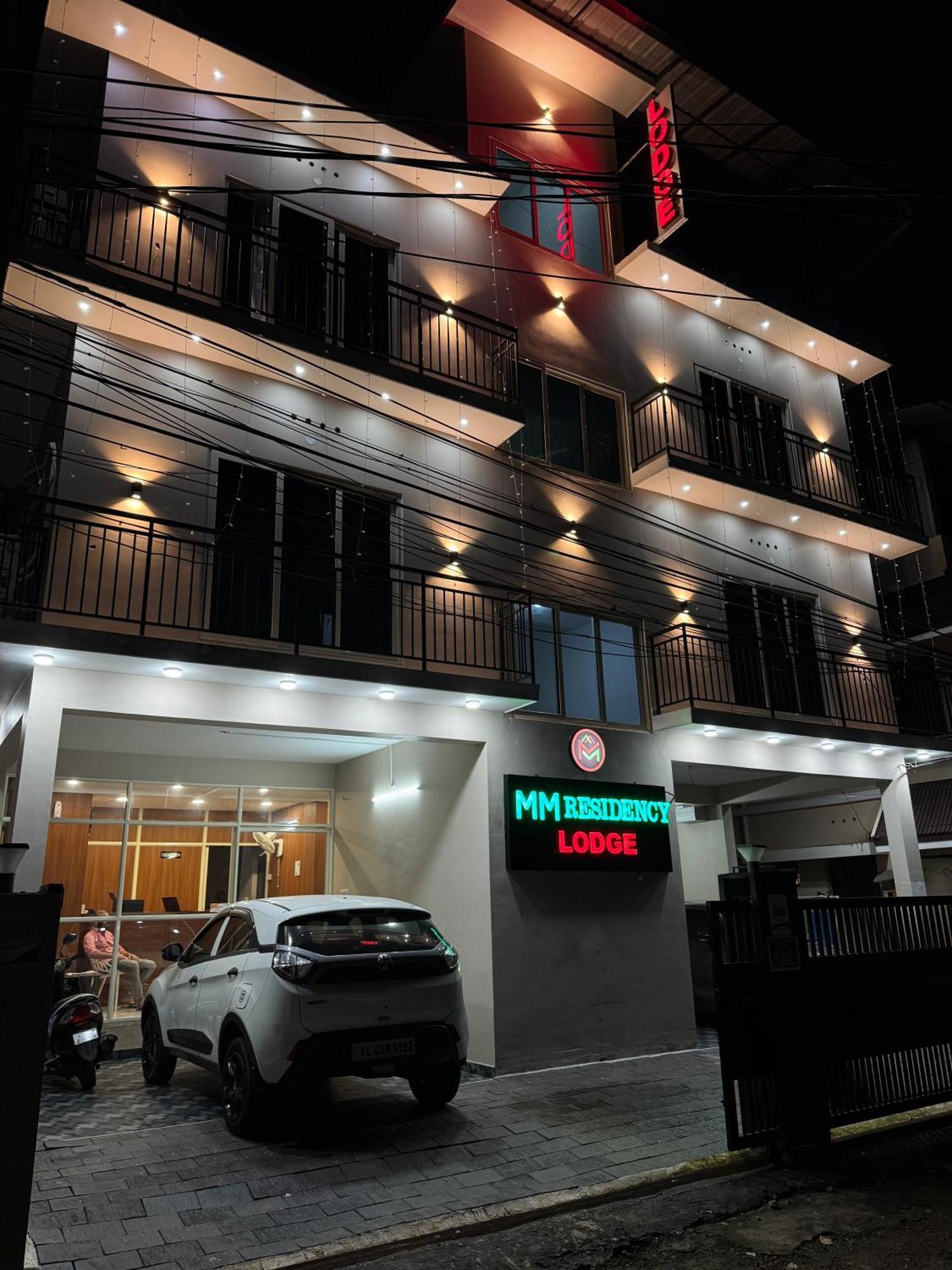 M M Residency Hotel Kochi Kültér fotó