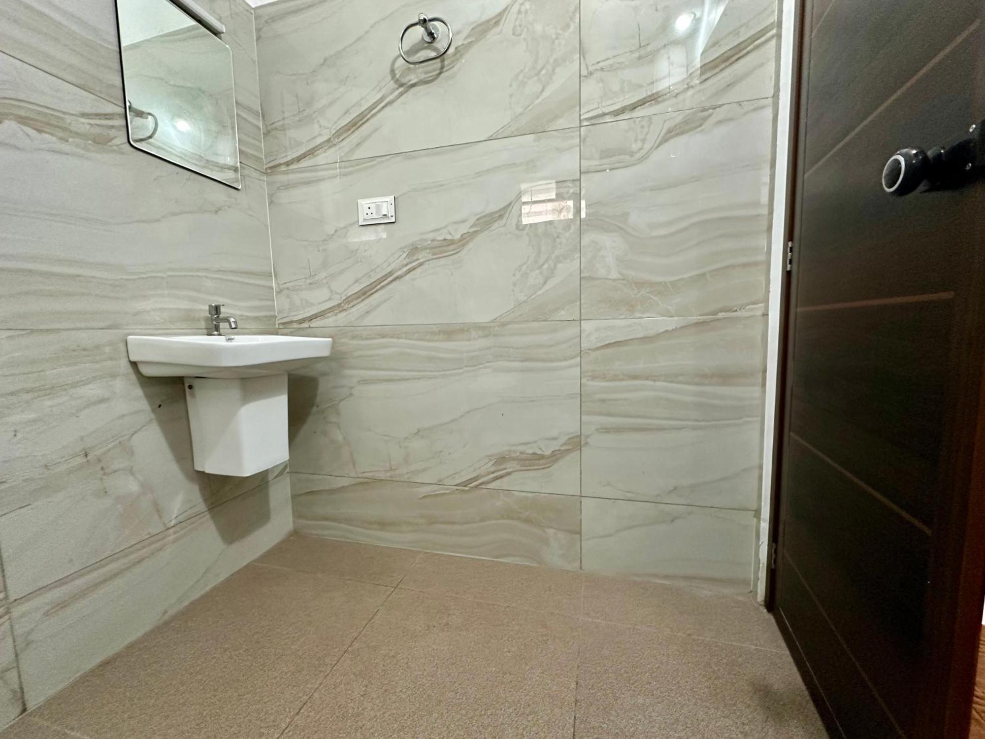 M M Residency Hotel Kochi Kültér fotó