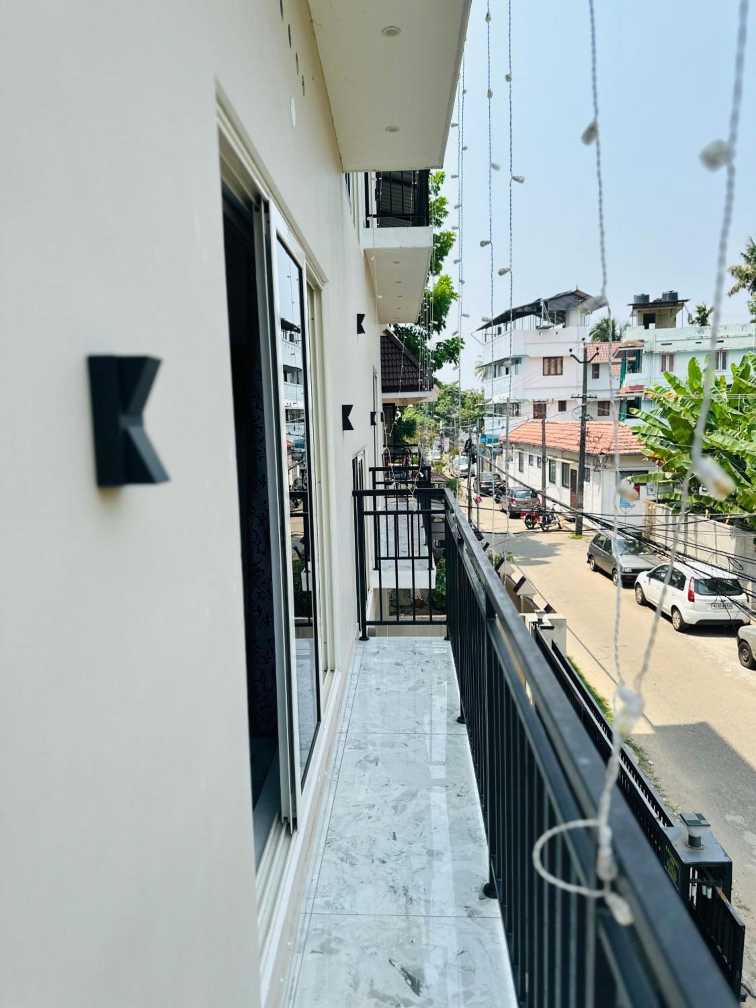 M M Residency Hotel Kochi Kültér fotó