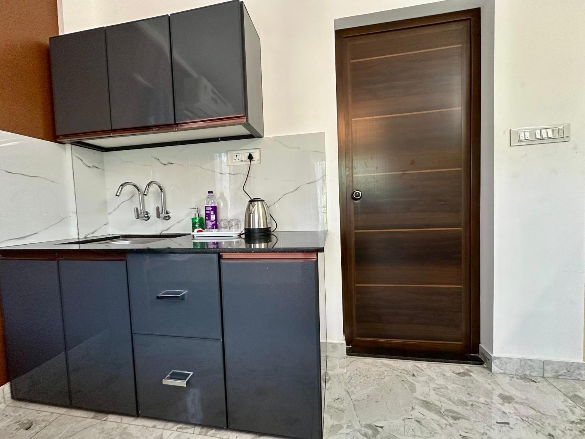 M M Residency Hotel Kochi Kültér fotó